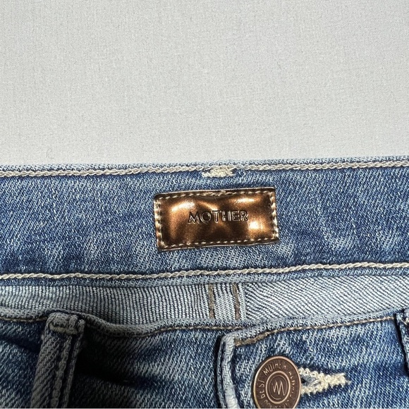 Mother The Insider Crop Step Fray Jeans in Reckless On A Shiny White Vespa Sz 25 - Picture 4 of 15